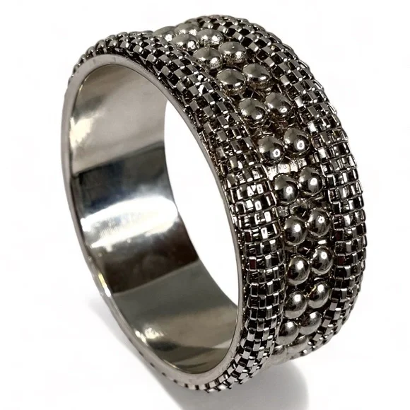 ❤️ Silver Mesh and Studs Bangle Bracelet - Picture 1 of 6
